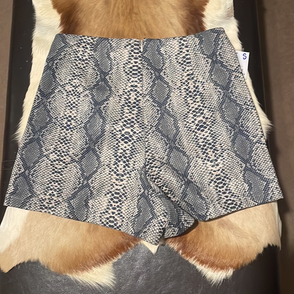 🐍🖤🔥NWT She+Sky Tran Boutique Snake Print Skort/Shorts - Picture 6 of 12